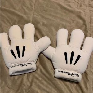 Mickey Mouse Gloves